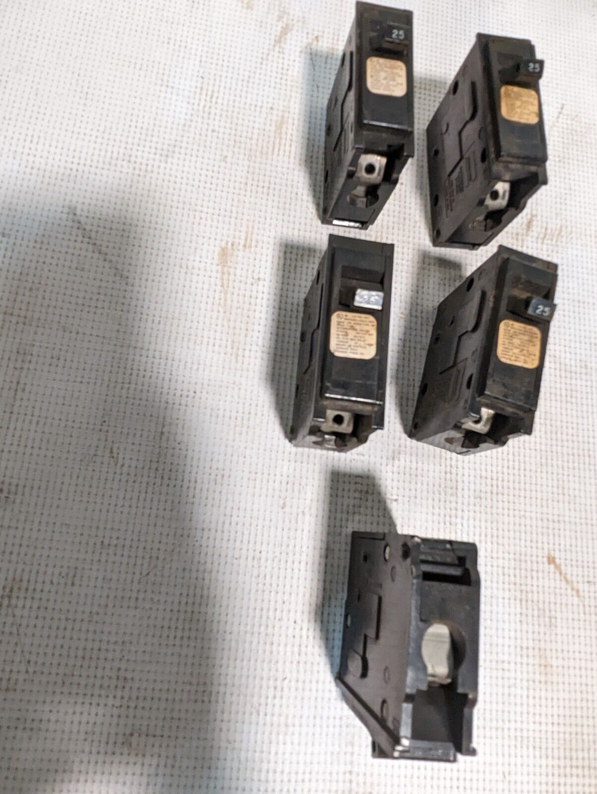 Lot of 5 Crouse-Hinds MP125 Circuit Breaker, 25A, 120/240VAC, 1-Pole - Free Ship