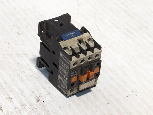 TELEMECANIQUE CA2-DN40 CONTROL RELAY 24V 60Hz - Free Shipping