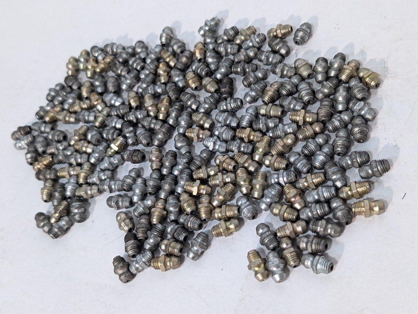 (200) 1/8 Pipe 45 Deg Grease Fittings, Malleable Iron and Brass