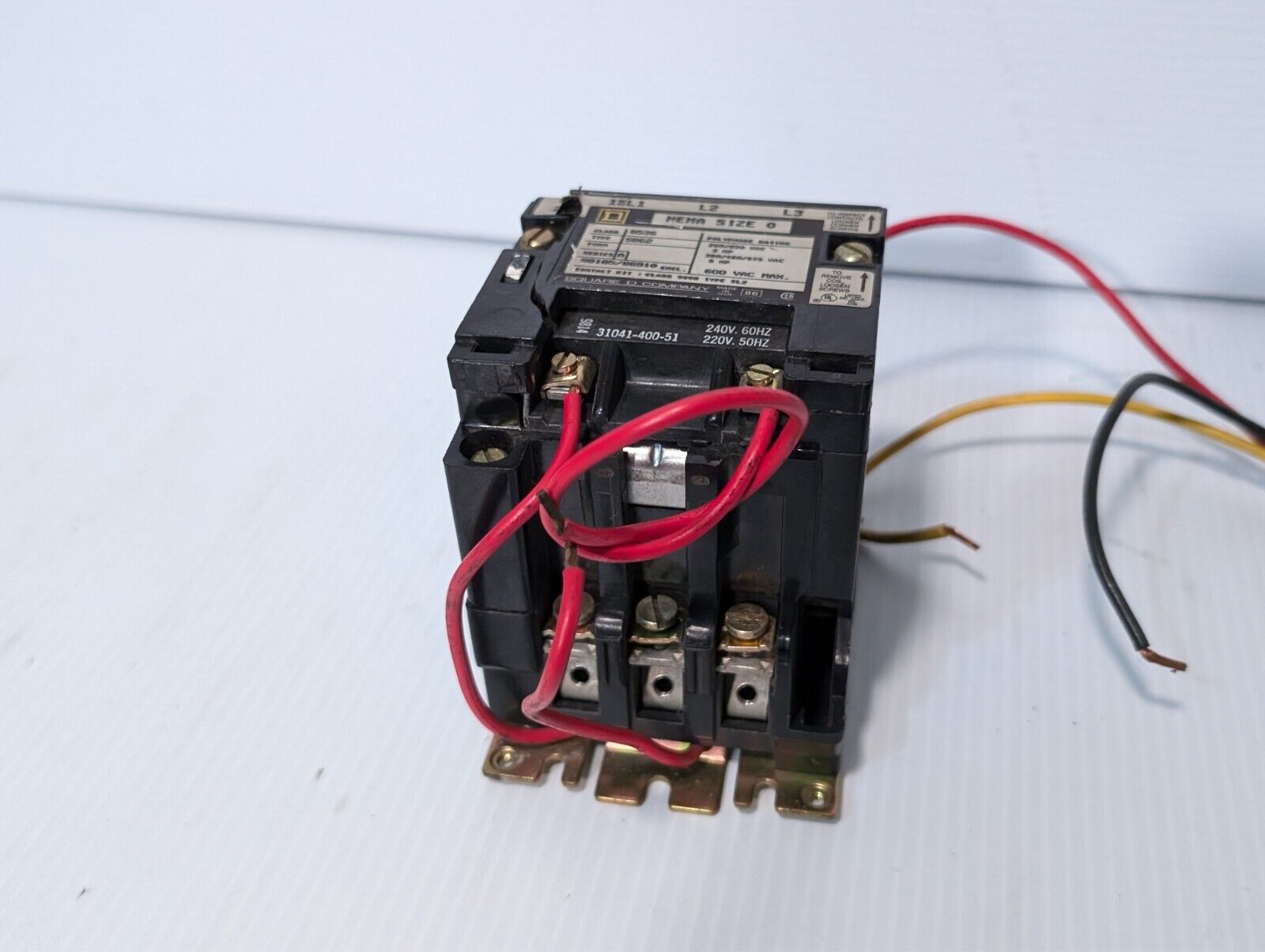 Square D 8536SBG2 motor starter, NEMA sz 0, 3HP, 220/240VAC coil