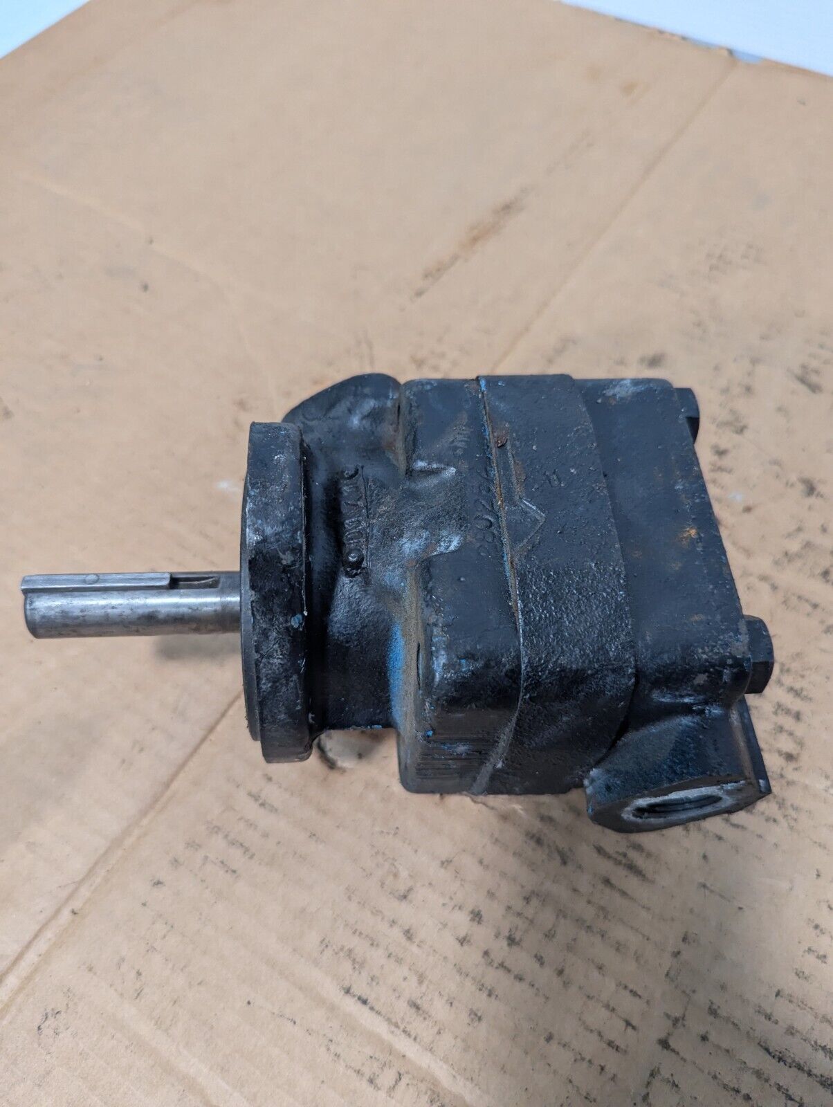 Vickers 280262 vane pump, power steering pump as pictured - Free Shipping
