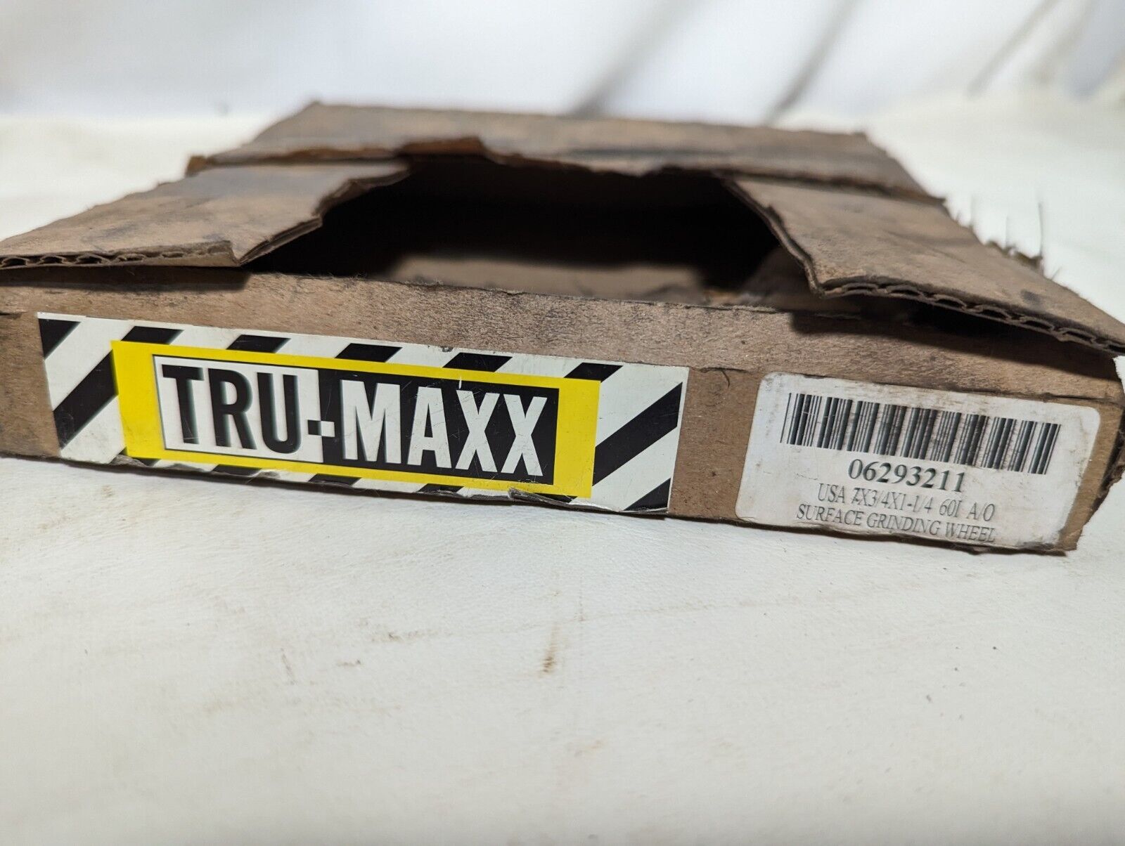 Tru-Maxx 06293211 Surface Grinding Wheel: 7″ Dia, 3/4″ Thick, 1-1/4″ Hole, 60 Gr