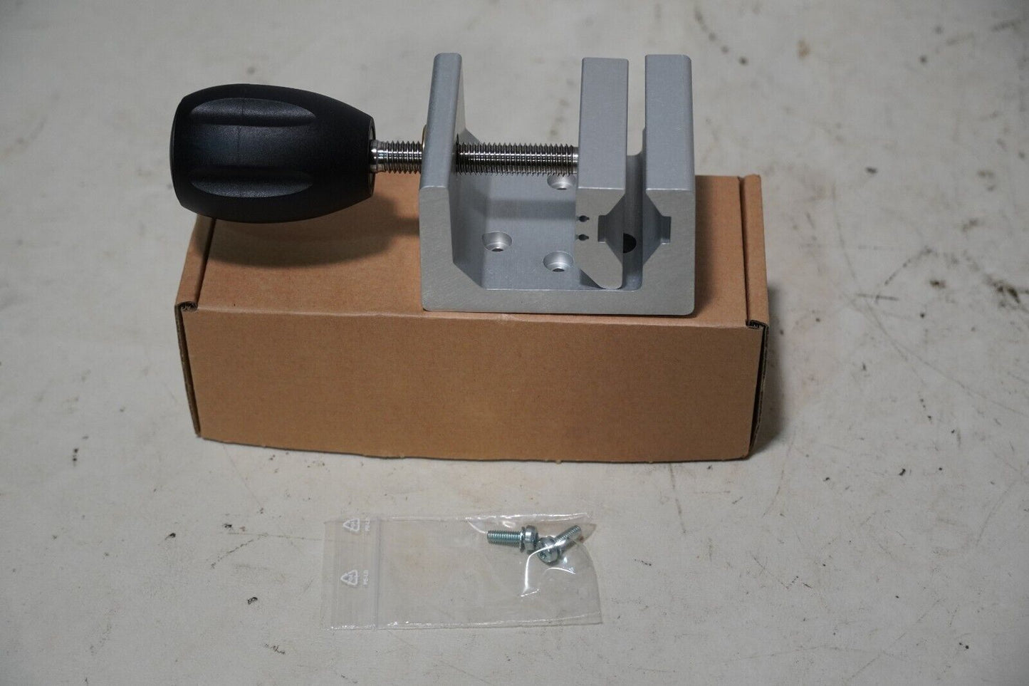 Philips M8040-60100 Universal Mounting Clamp for IntelliVue modules FMS-8