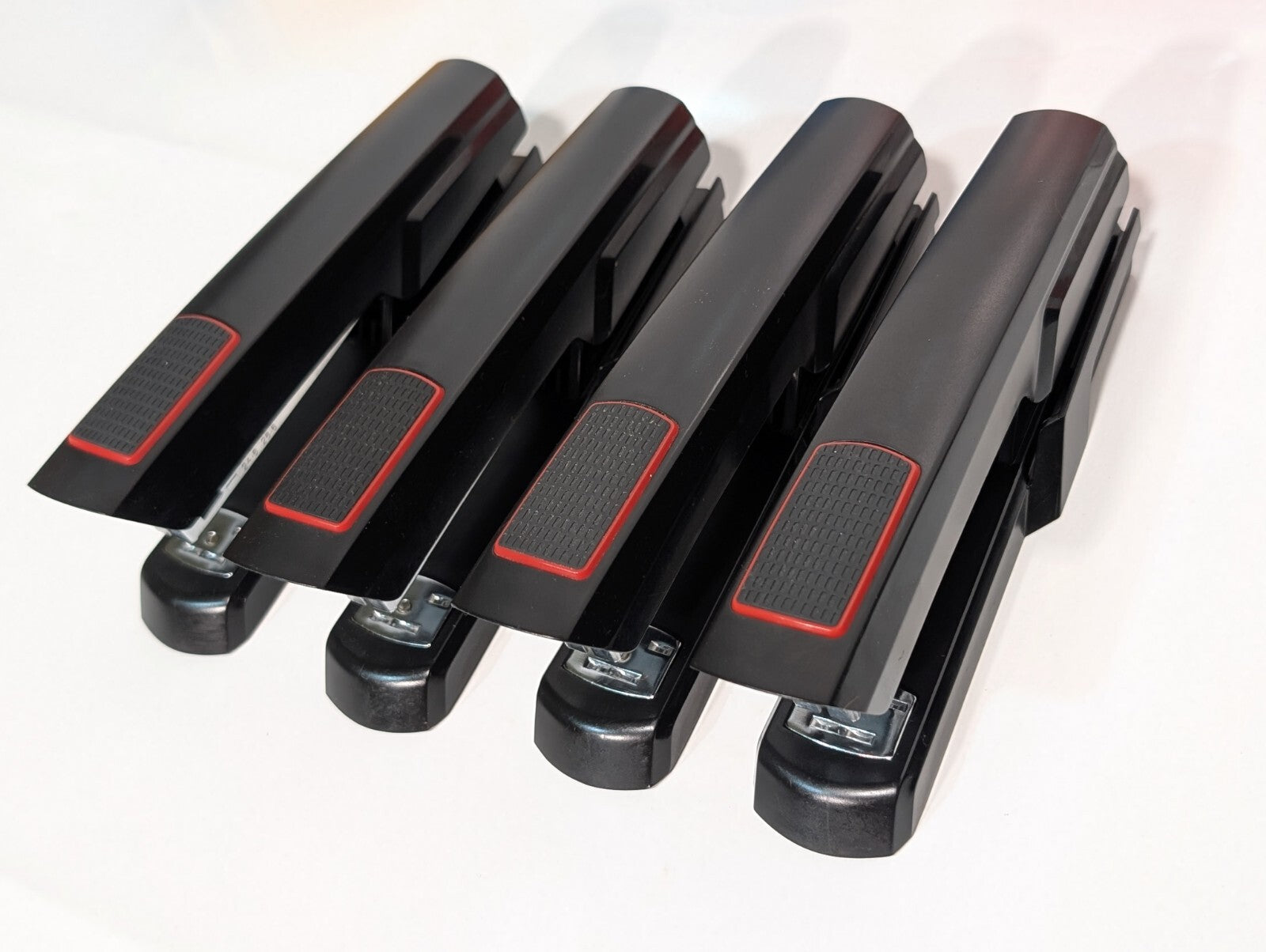 Staples Staplers Removers and Standard Staples, see photos