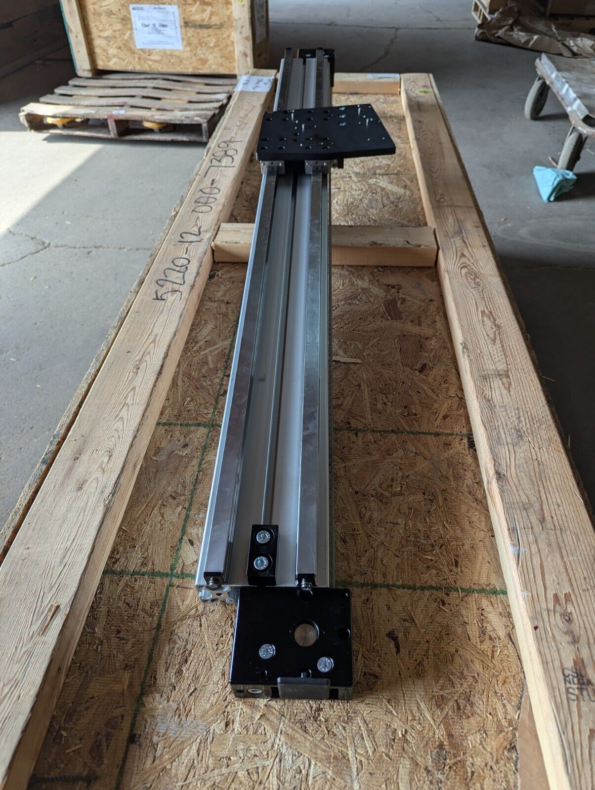 Macron 8676A01 Linear Rail Actuator w/Onvio 9000566 Reducer / 3915-11-000-0415