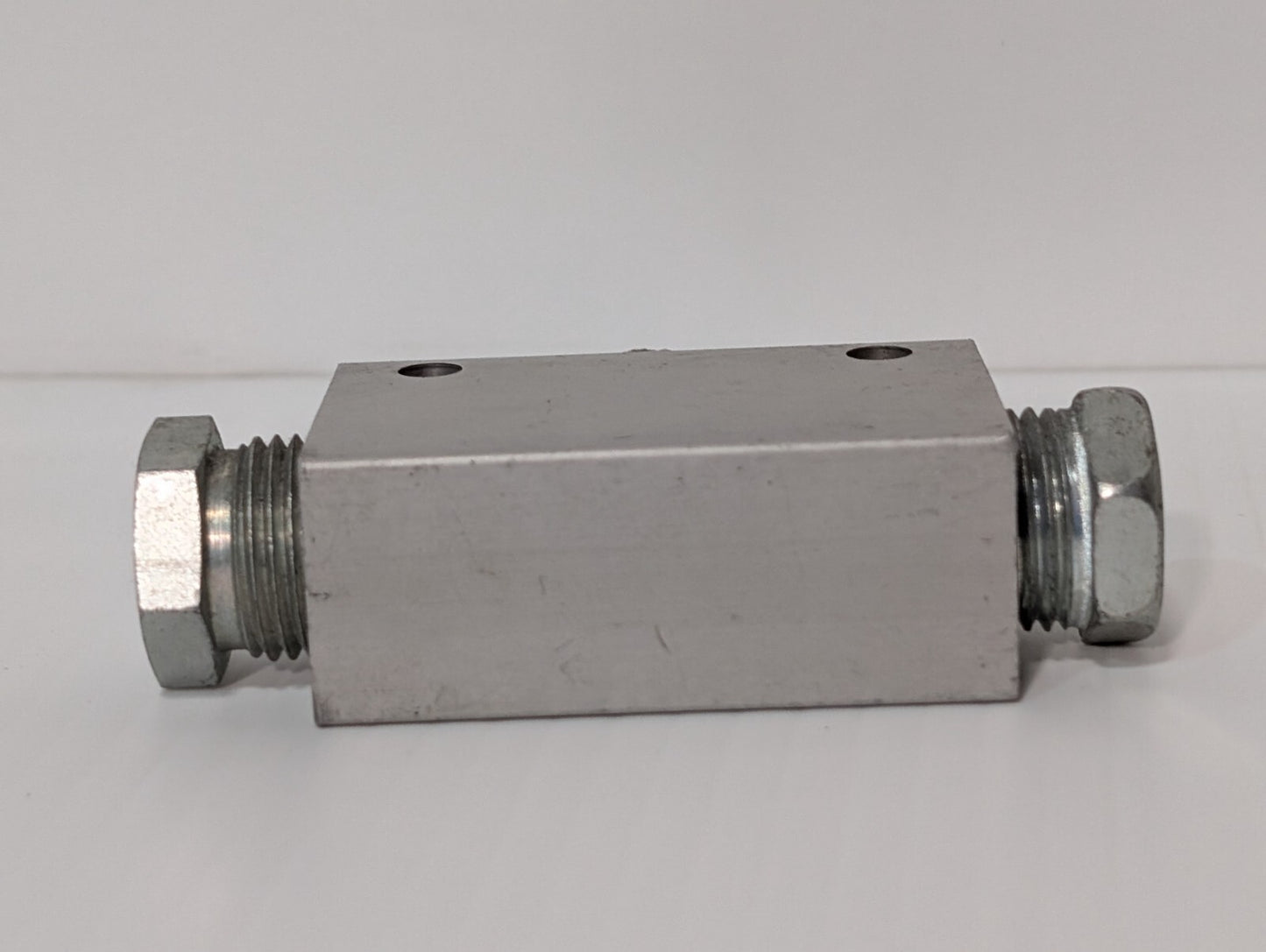 Aignep 8860-1/2 Bi-Directional In-Line Flow Regulator 7 Bar Inlet Pressure