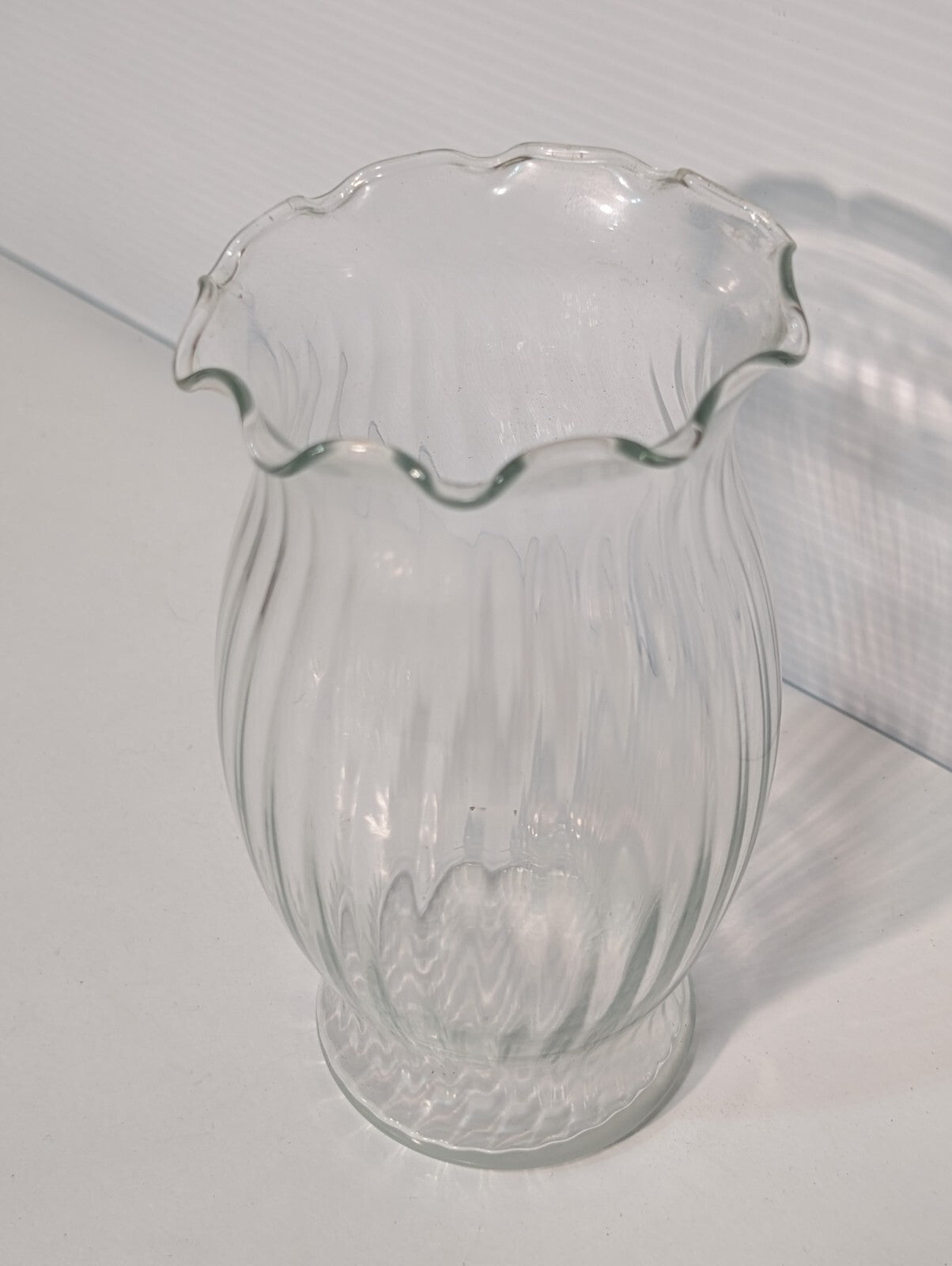 Vintage Ruffled, Ribbed, Fluted Beehive Glass Flower Vase 6.5" Tall