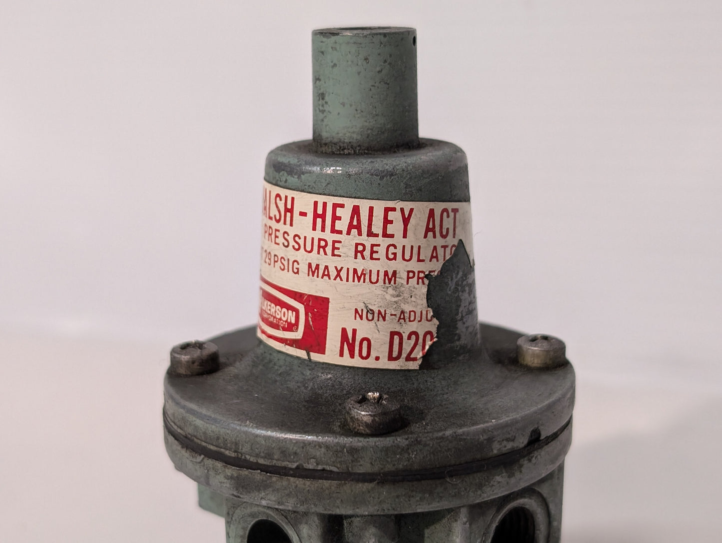 Wilkerson Corporation D2002-2 Air Pressure Regulator, Non-Adjustable, 29Psig Max