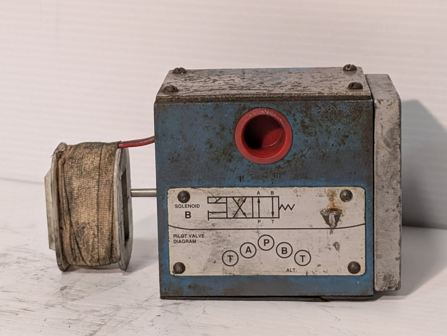 Vickers DG4S4 012A 50 Directional Control Pilot Solenoid Valve Two-Stage