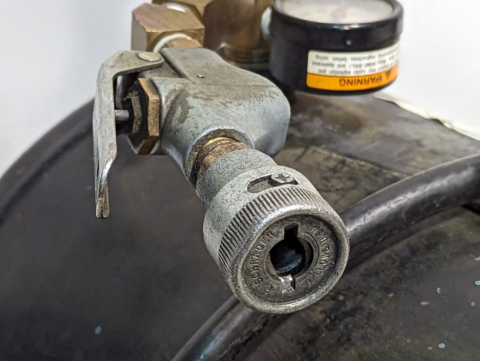 Speedaire 4F692(?) air tank