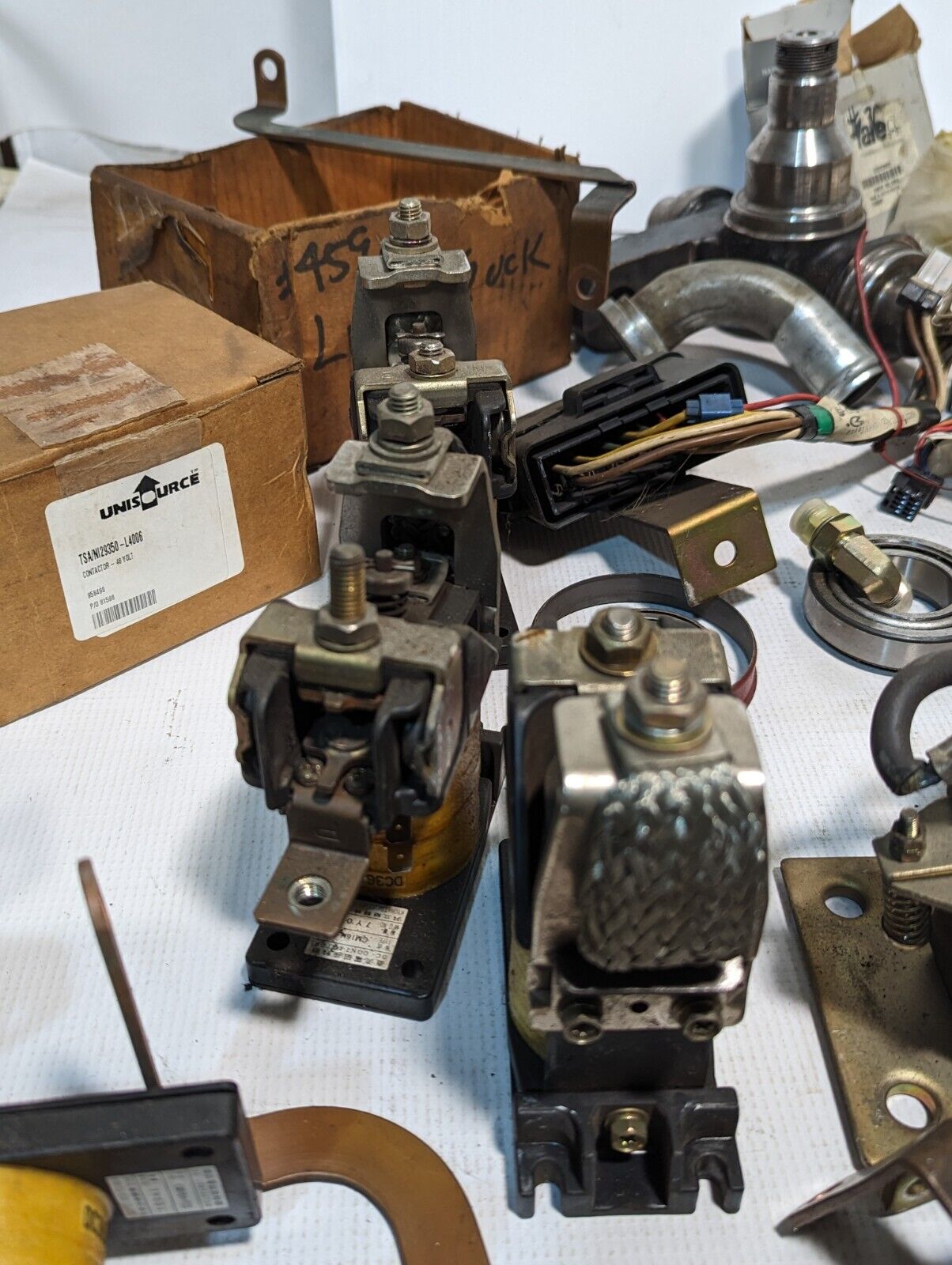 Large lot of Nissan forklift parts as pictured