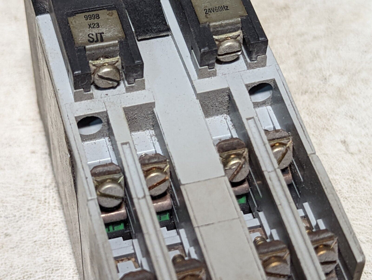 Square D 8501-X040 industrial control relay, form HT