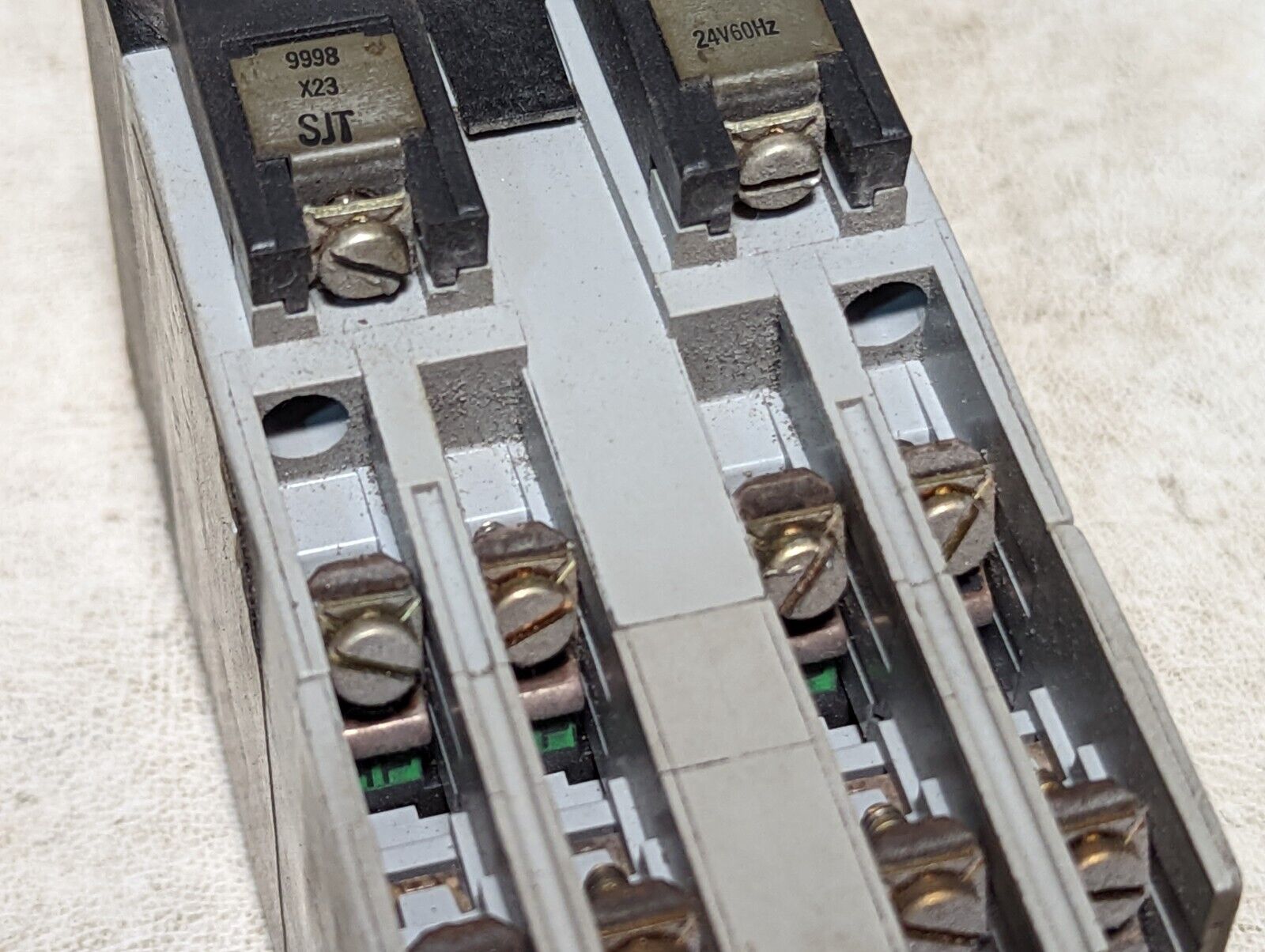 Square D 8501-X040 industrial control relay, form HT