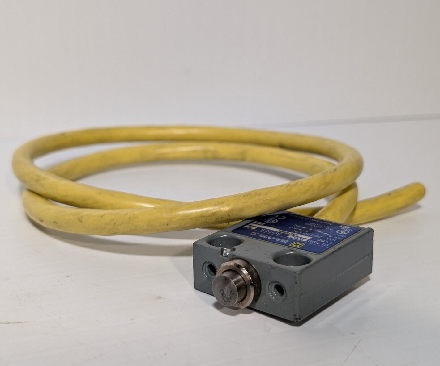 Square D MS01S0300 Enclosed Push Button Limit Switch, Sensor, Automation, 10A