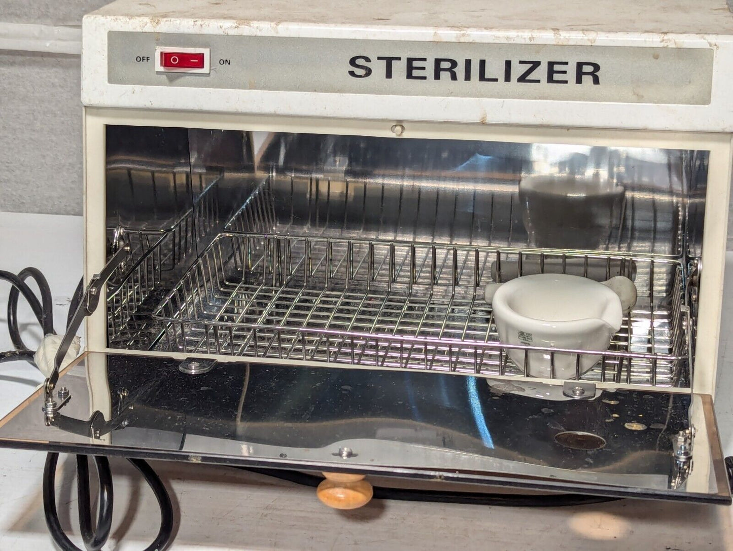 Unbranded M-2009 UV Sterilizer Cabinet as pictured, 120VAC, 60Hz, 11W