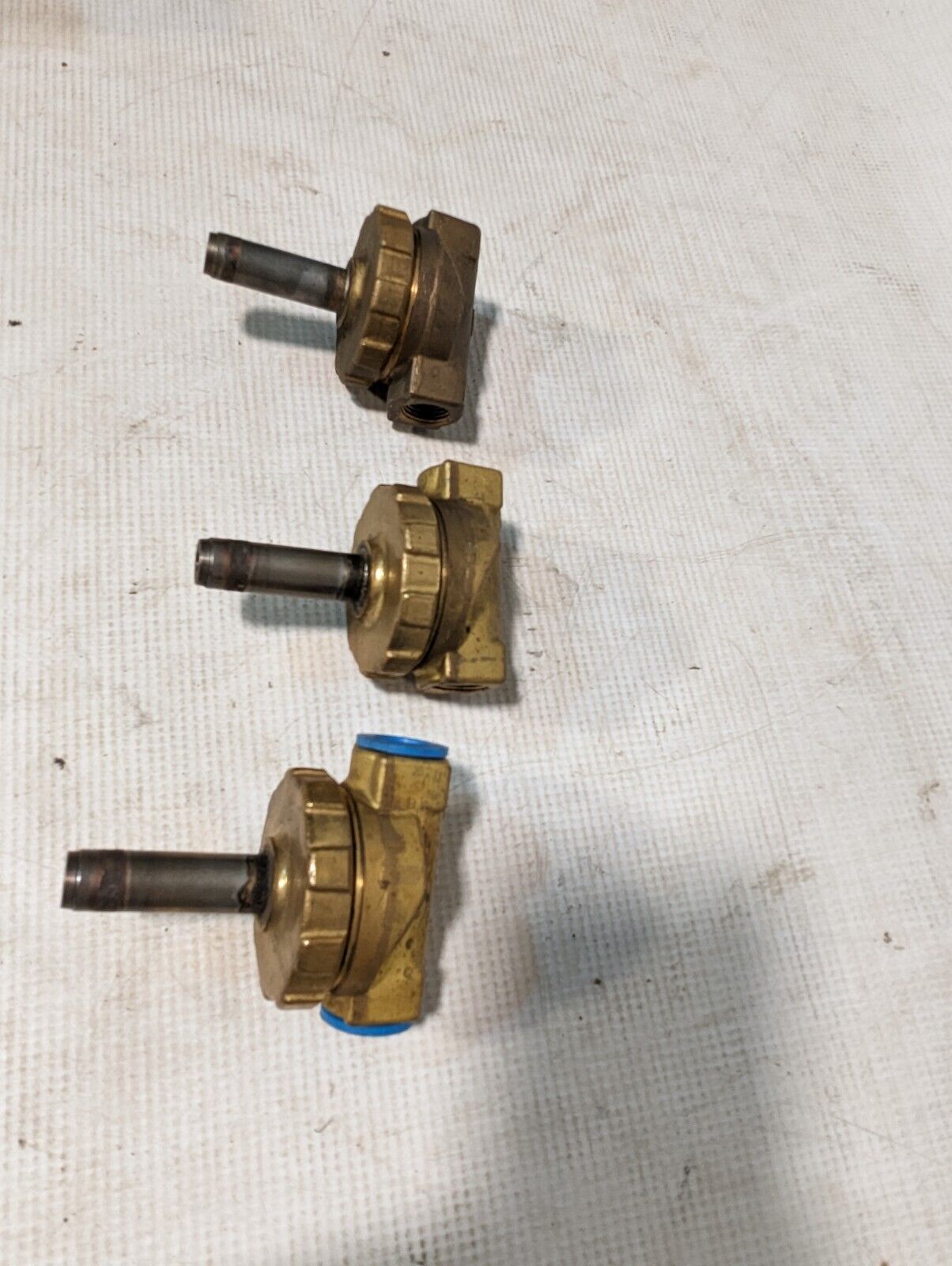 Lot of 3 unbranded solenoid valves, valve body only, 1/2 inch