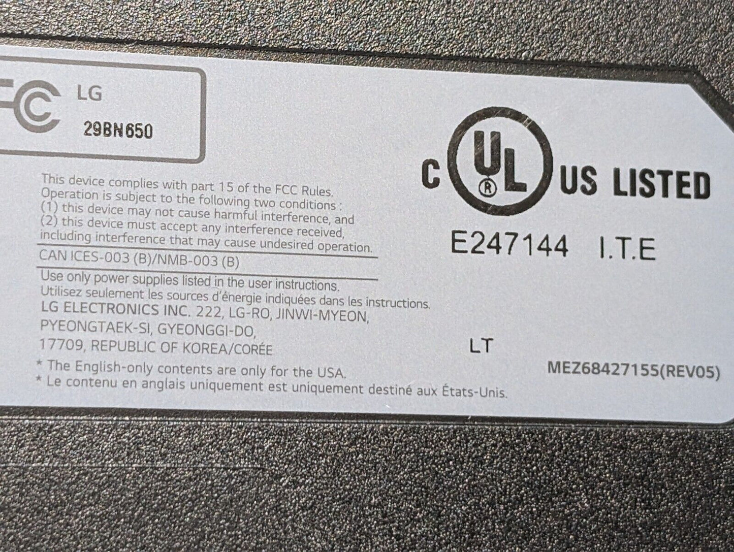 (Scratched) LG 29" UltraWide Full HD LED-LCD Monitor 29BQ650-W W/ Accessories