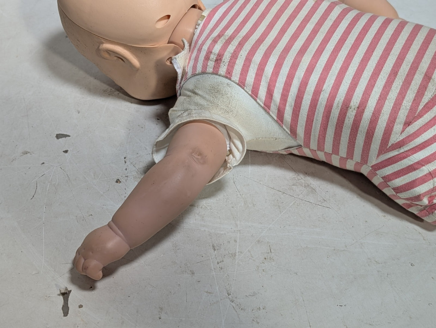 (1) Laerdal Baby Anne CPR Infant Pediatric Training Manikin, Dismembered Leg