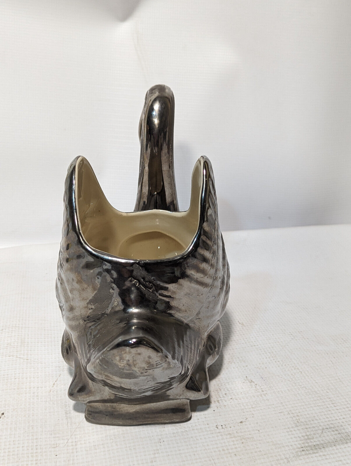 Swetye Salem Ohio Beautiful Painted Swan Planter 9 x 8in