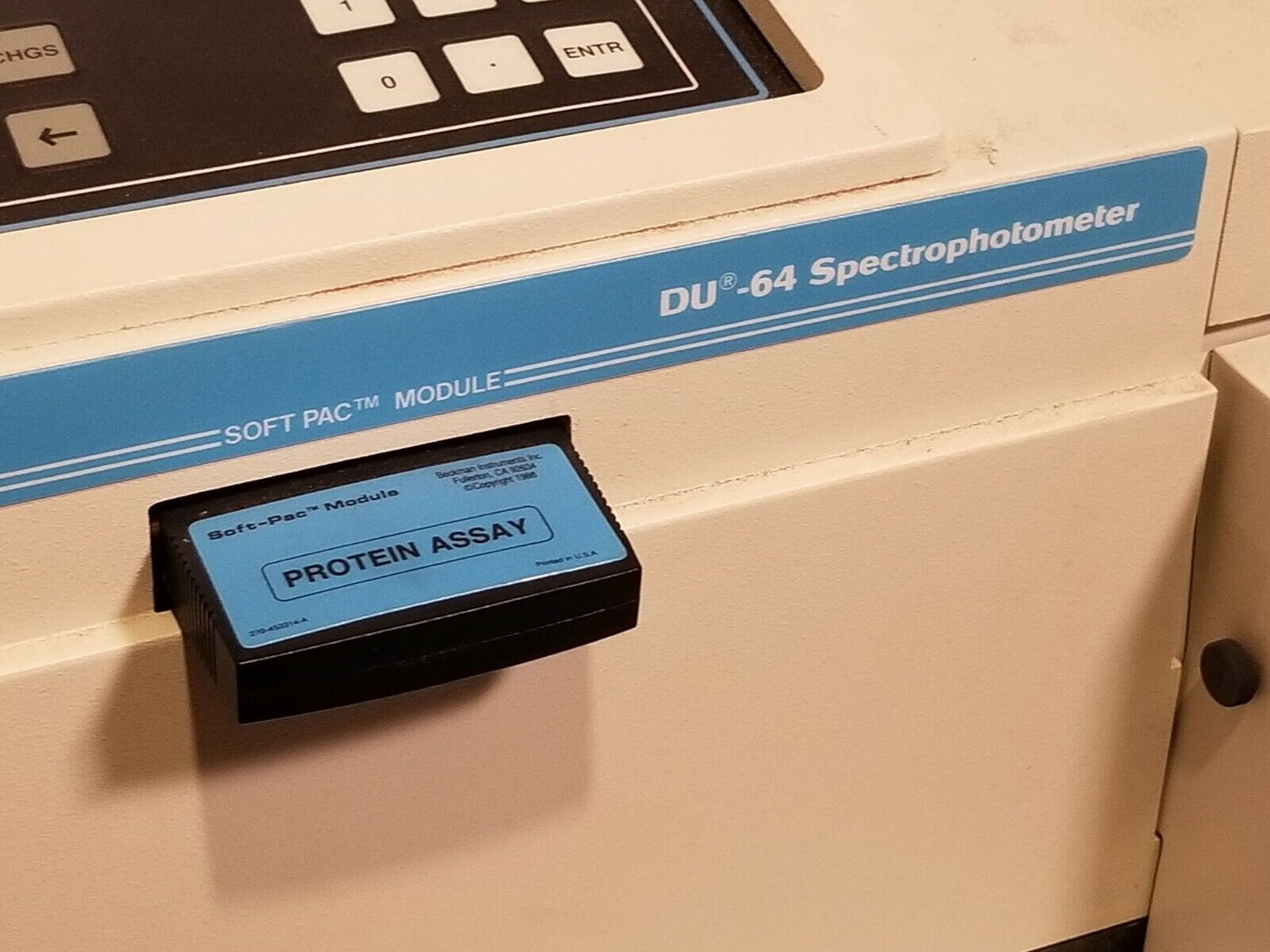 Beckman DU-64 Spectrophotometer with Protein Assay Soft-Pac Module
