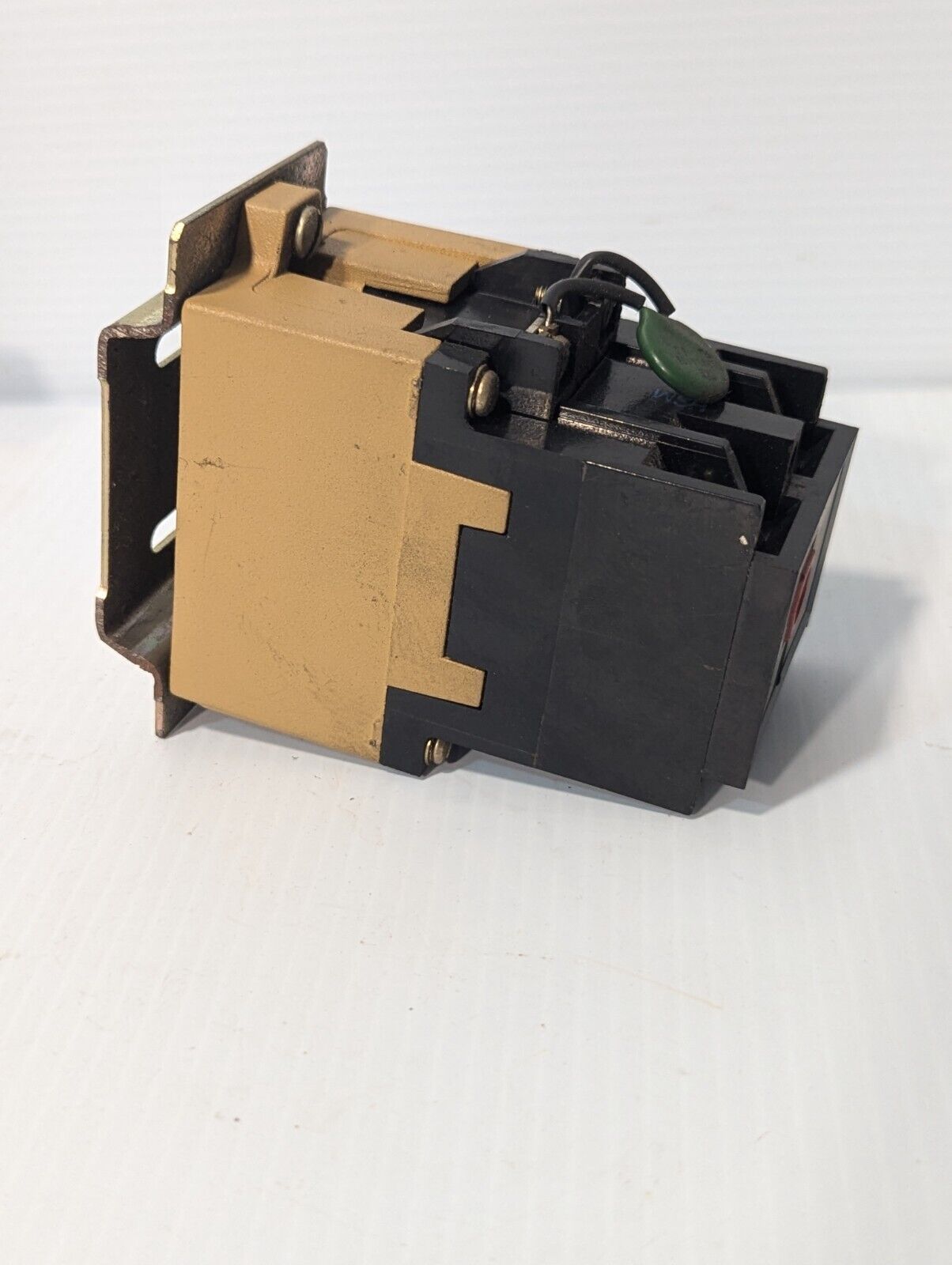 Allen Bradley 700-P400A1 AC Control Relay, 10A @ 600VAC - Free Shipping