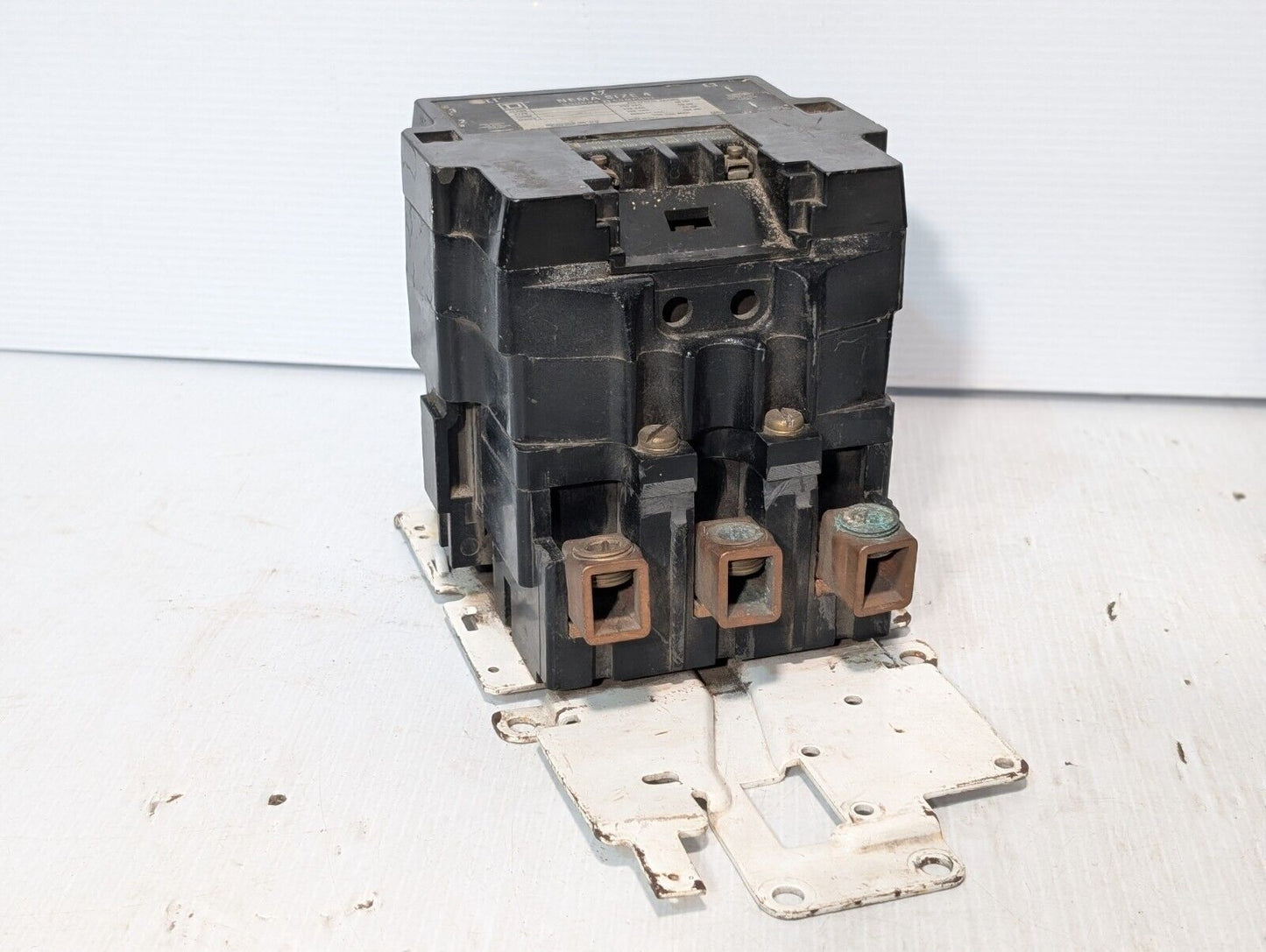 Square D 8536-SFO-1 C5S motor starter, ser A, NEMA sz 4, 120VAC coil as pictured