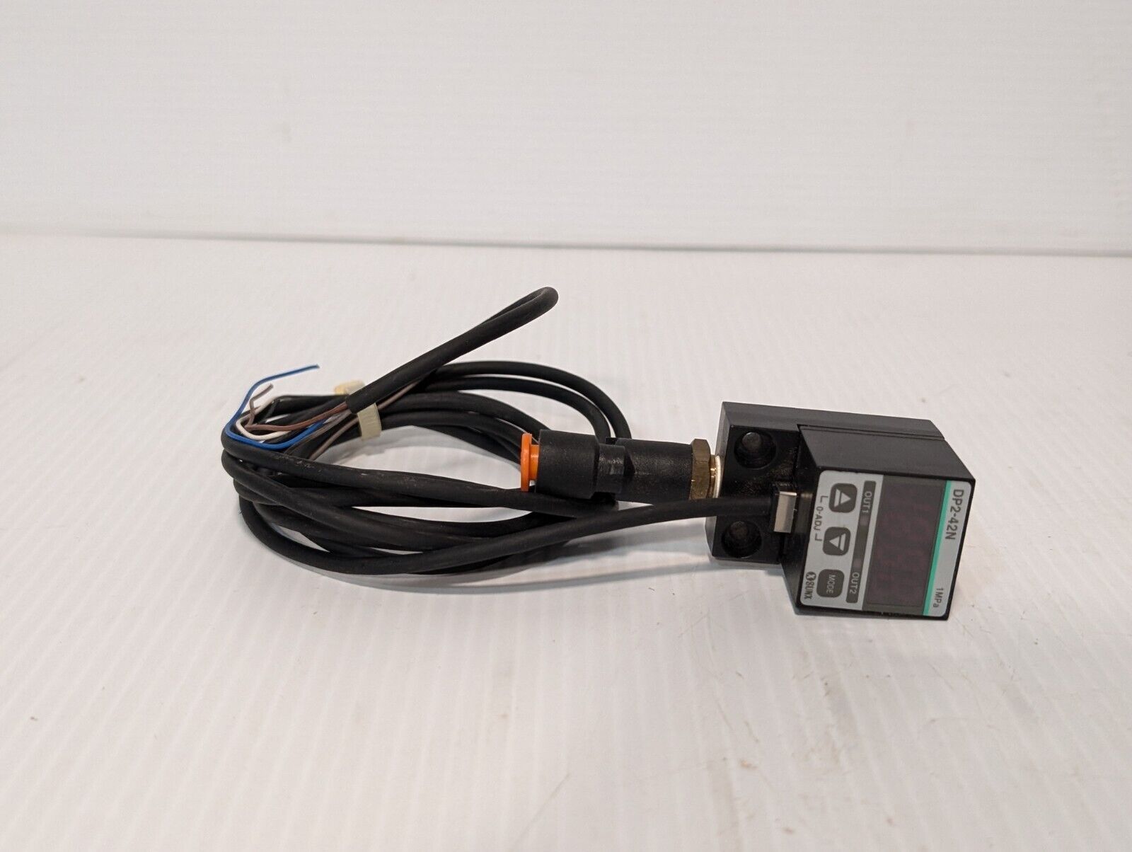 Sunx DP2-42N Digital Pressure Sensor, LED display, 1MPa -Free Shipping & Returns