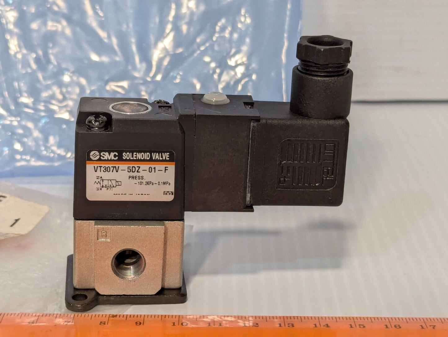 SMC VT307V-5DZ-01-F Solenoid Valve - Free Shipping+Returns