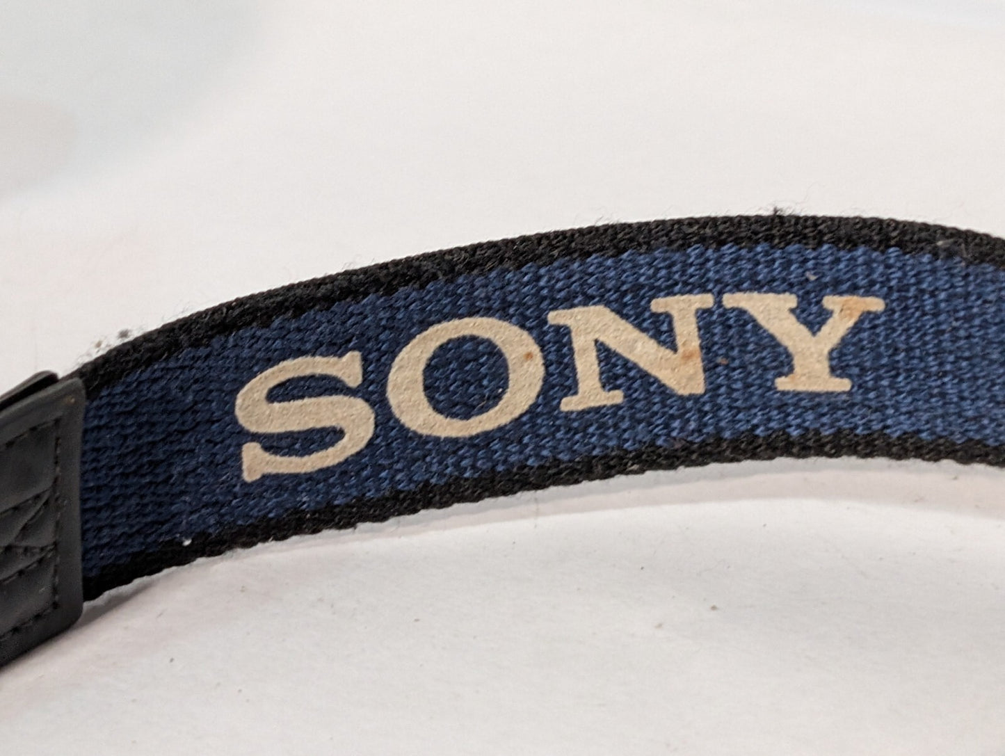 Sony CCD-TR67 Video8 Handycam 8mm Analog Camcorder With Battery + Power Adapter