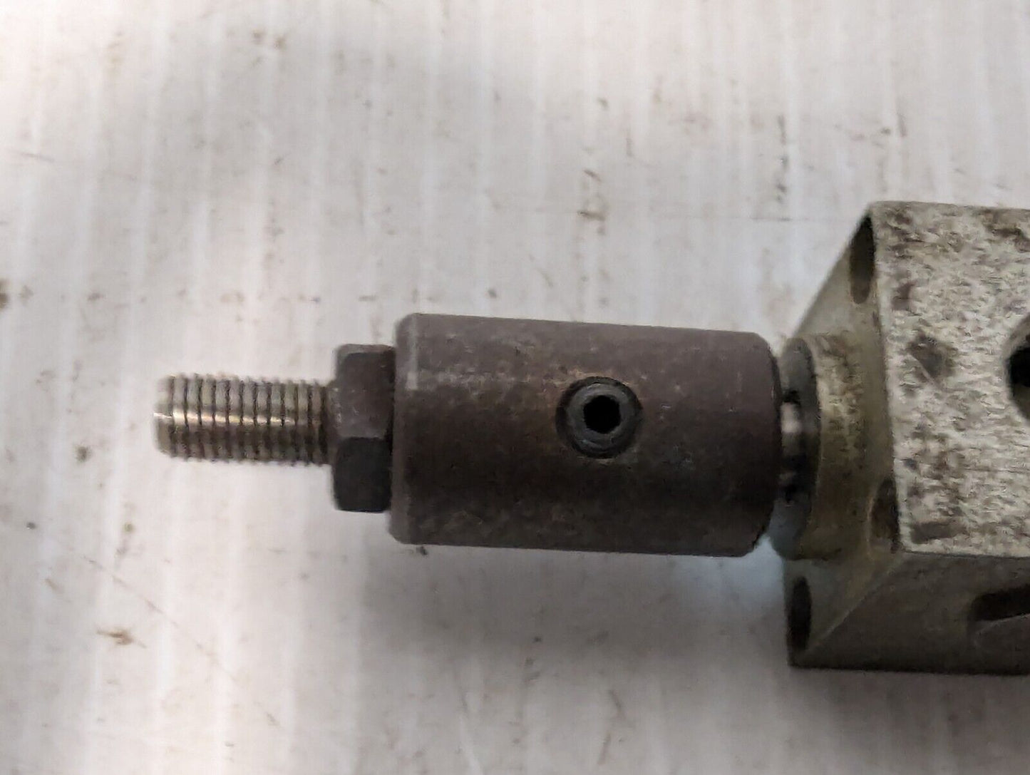 Tom Thumb DAVI 3/4 X 1-1/2 Magnetic Piston Air Cylinder -Free Shipping
