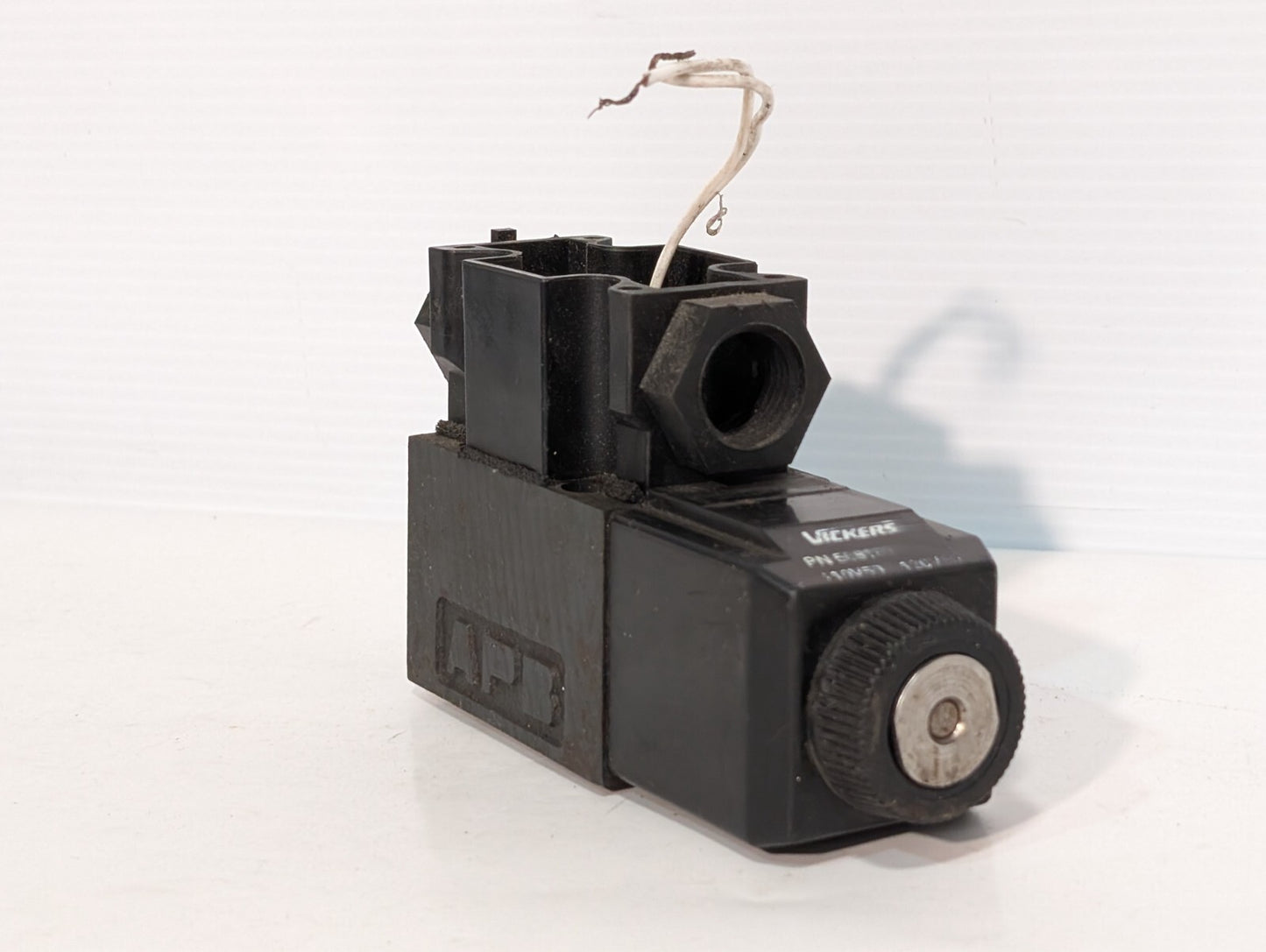 Vickers 508169 Solenoid Valve Coil on (Unidentifiable) APB Solenoid Valve