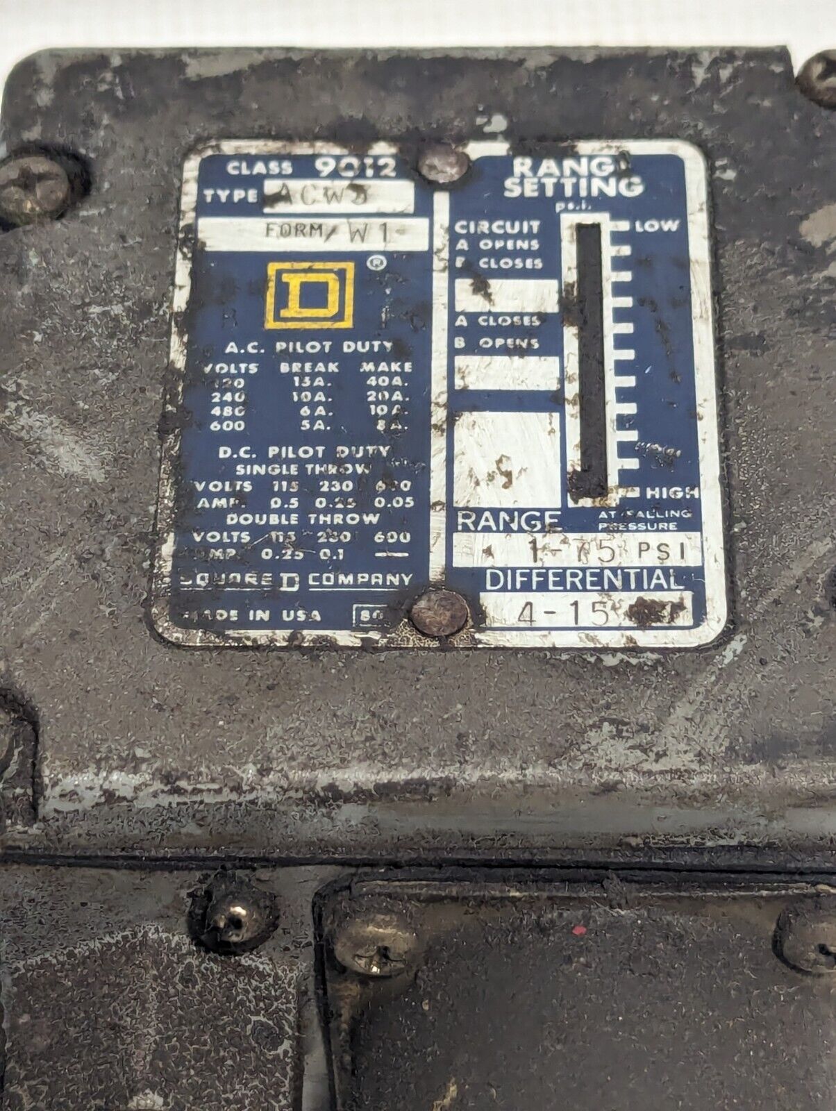 Square D 9012 ACW-5 Pressure Switch, Range 1-75psi, Differential 4-15psi