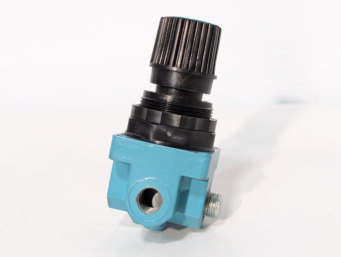 Wilkerson R00-01-L00 Air Filter Regulator H90, Pull to Adjust