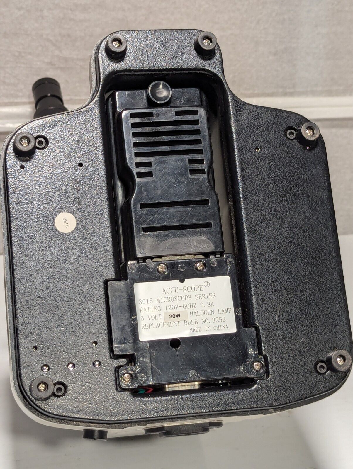 Accu-Scope 3015 Microscope With 4x, 10x, 40x And 100x Oil Objectives