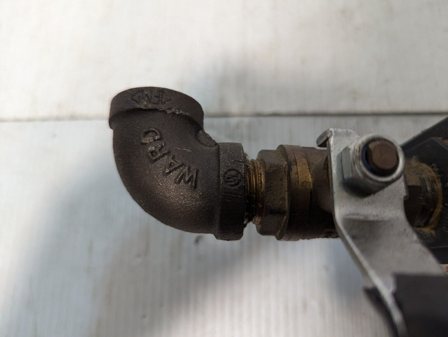 Air Preparation Assembly: Dayton 4ZL49, Dayton 4ZM20, two air hose connectors