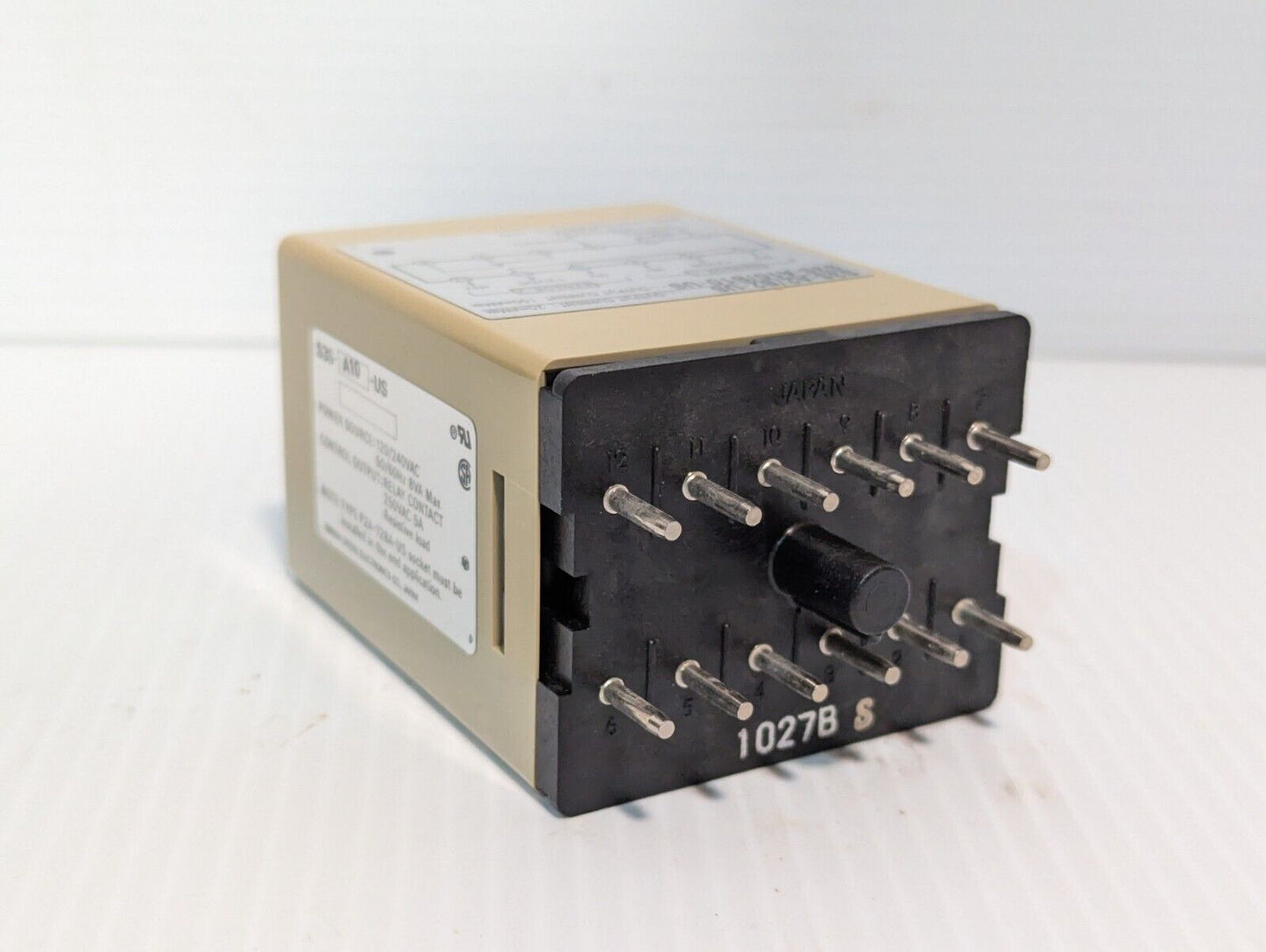 Omron S3S-A10-US controller, 12 pins, 120VAC in, 12VDC out - Free Shipping