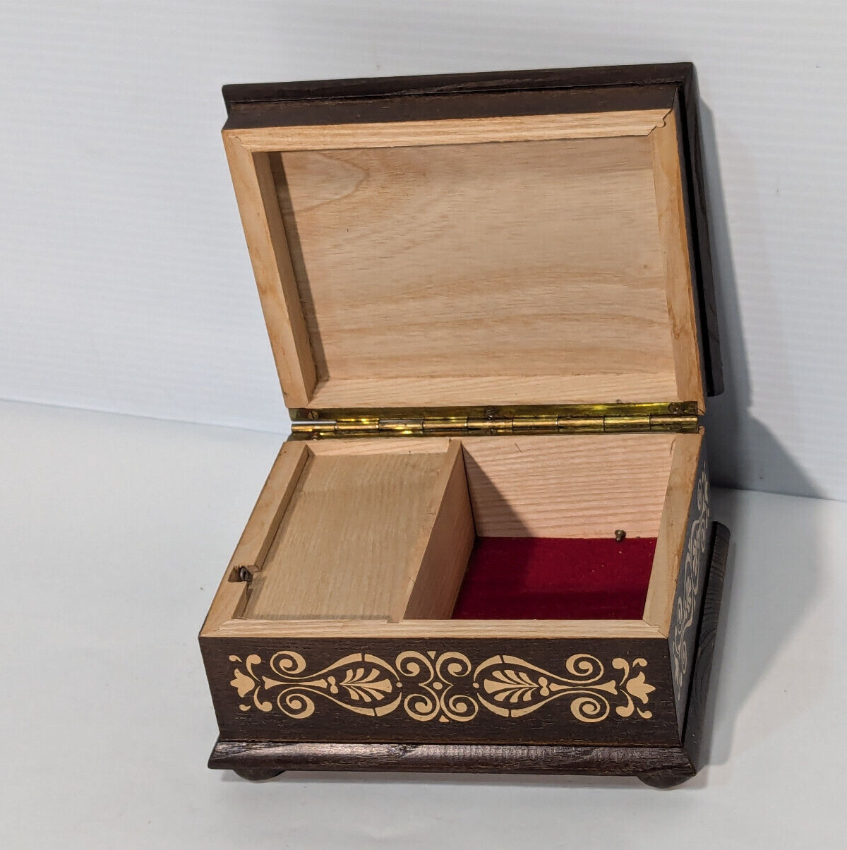 Vintage 70s "I'd Like To Teach The World To Sing" Musical Partridge Jewelry Box
