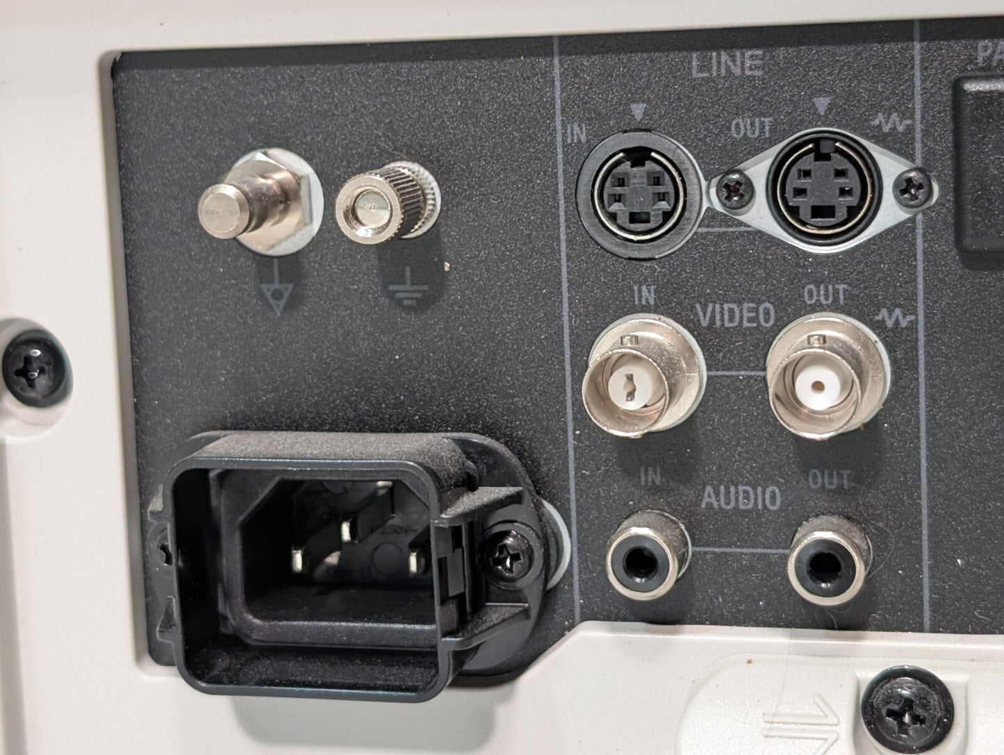 Sony LMD-2110MD LCD Monitor with BKM-341HS HD/SD-SDI Input Adaptor 100-240VAC