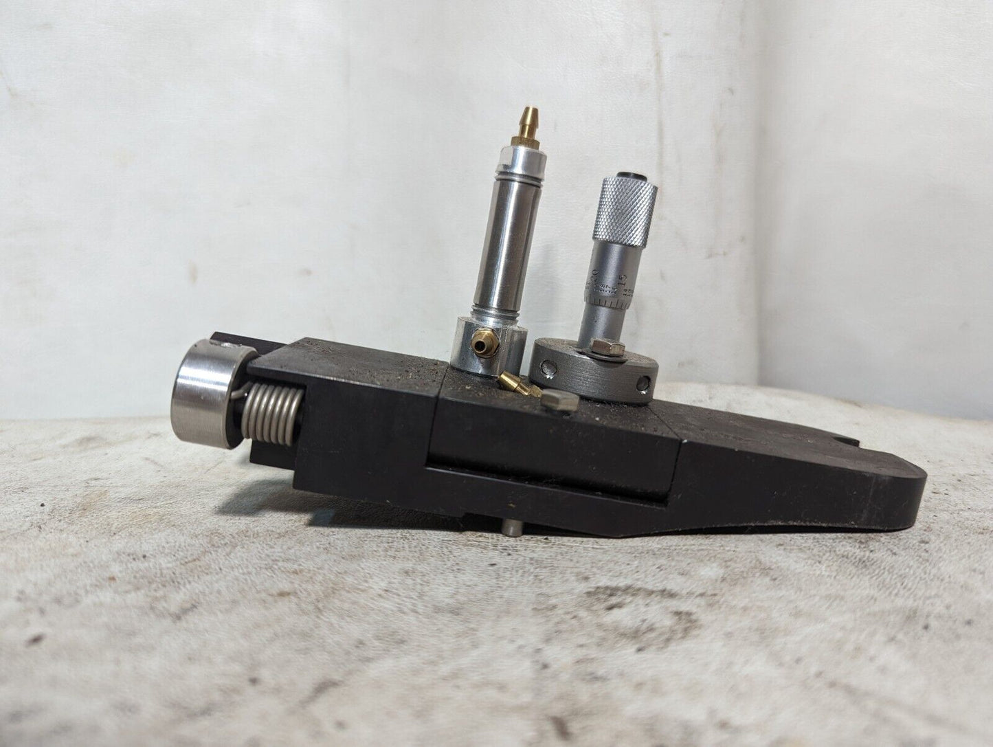 Starrett no. 463 micrometer head on apparatus