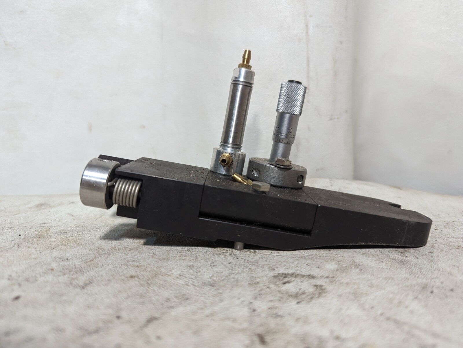 Starrett no. 463 micrometer head on apparatus