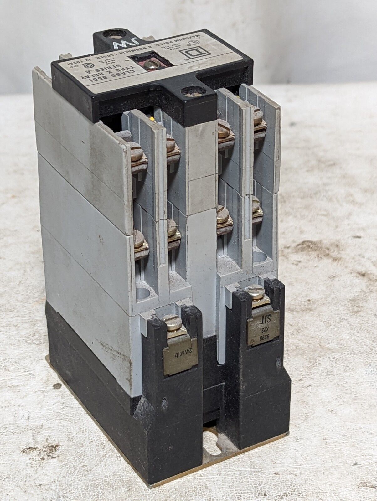 Square D 8501-X040 industrial control relay, form HT