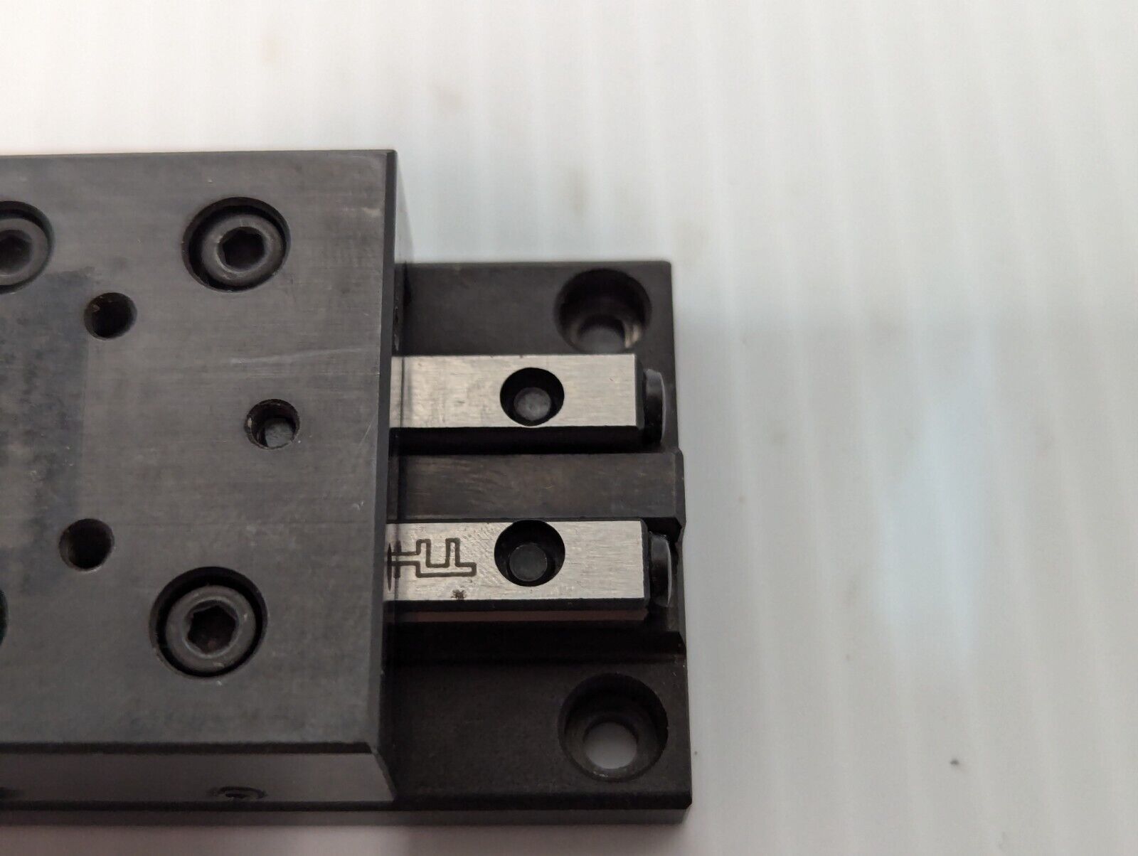 THK VRU-2065 Model Cross-Roller Table, Finite Linear Guide Unit - Free Shipping