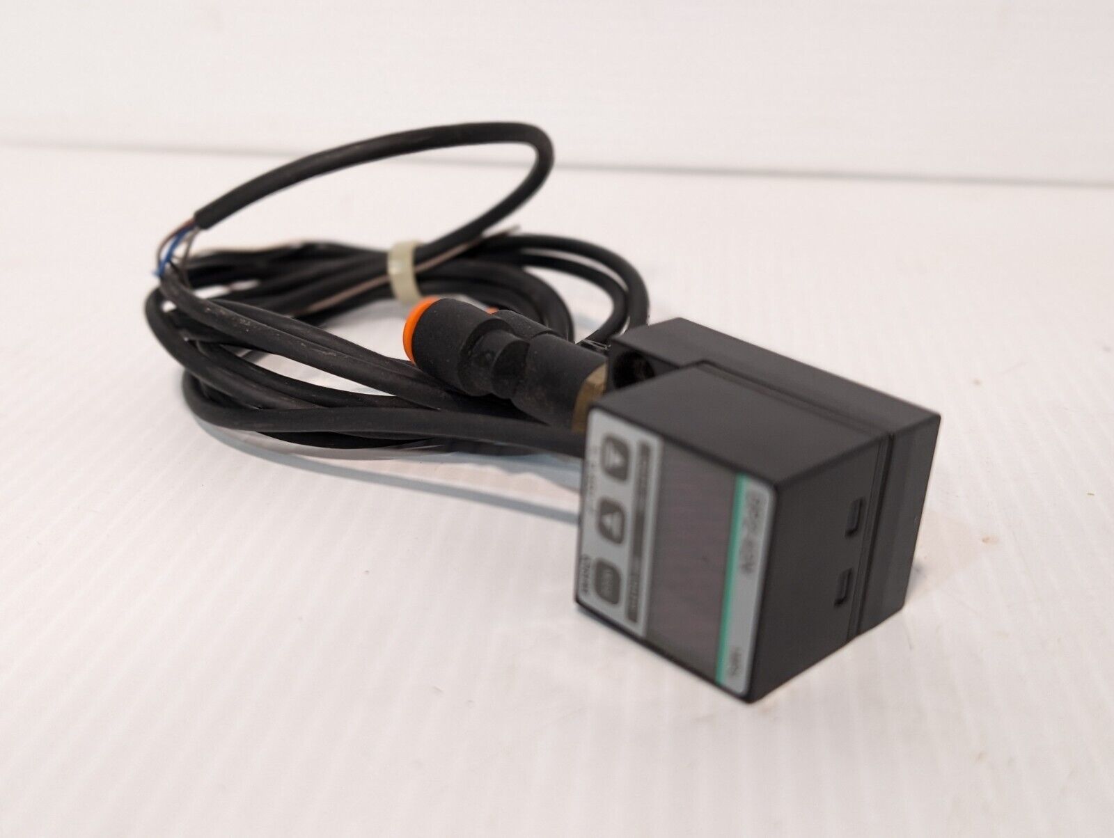 Sunx DP2-42N Digital Pressure Sensor, LED display, 1MPa -Free Shipping & Returns