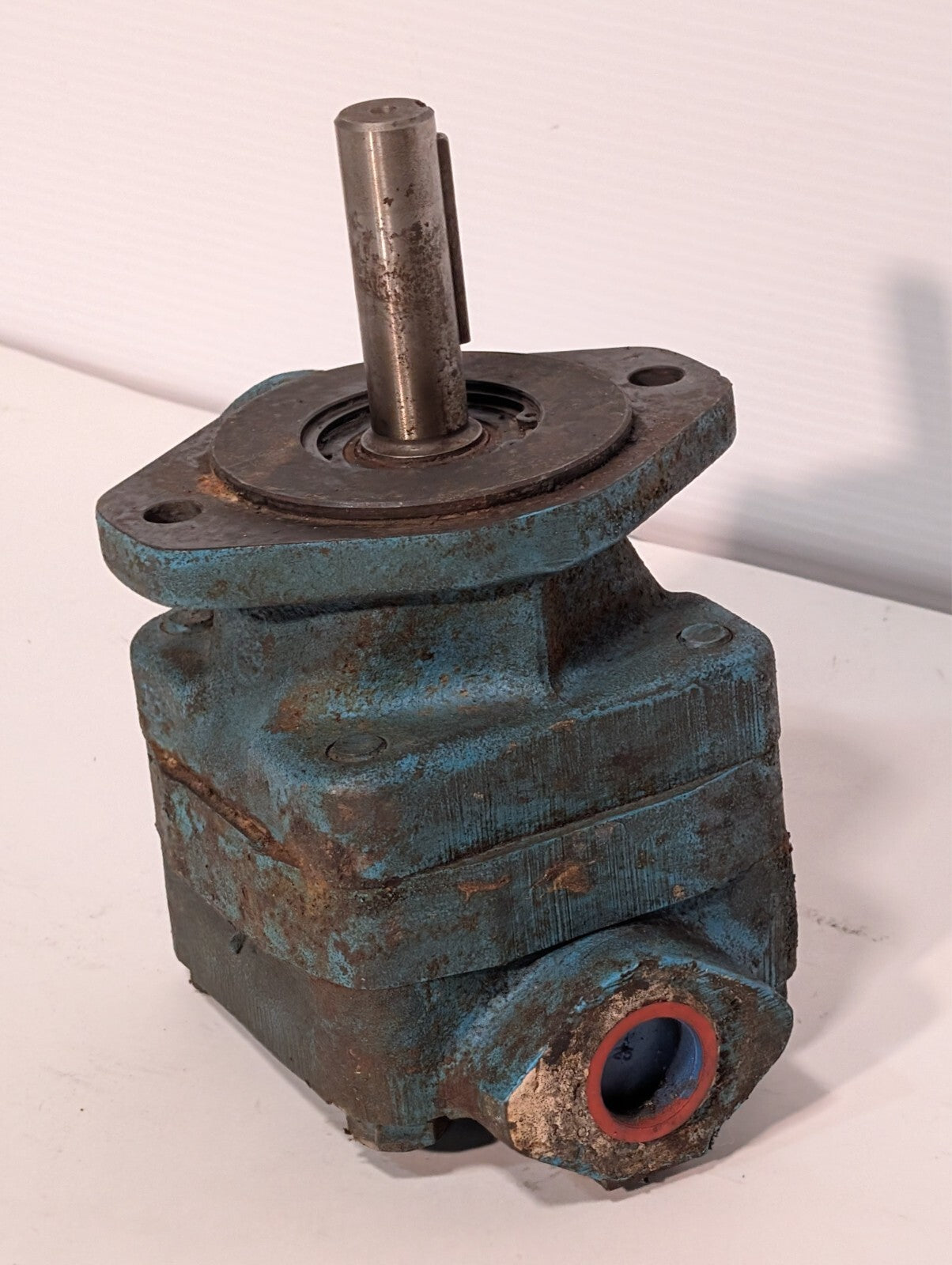 Vickers 372639-3 V20-1P8P-1C-11 Fixed Displacement Hydraulic Vane Pump