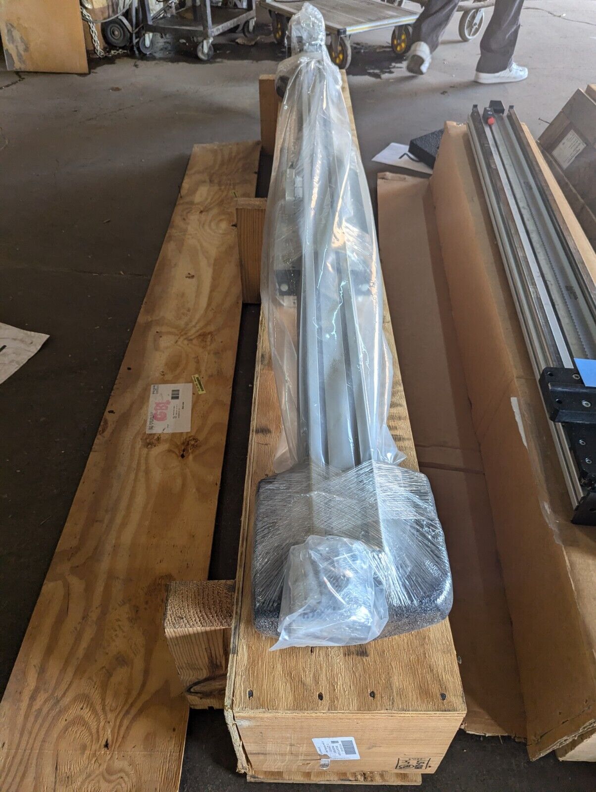 Macron 11237E01 Linear Rail Actuator / 3915-12-000-4790 Vertical Feeder Lift