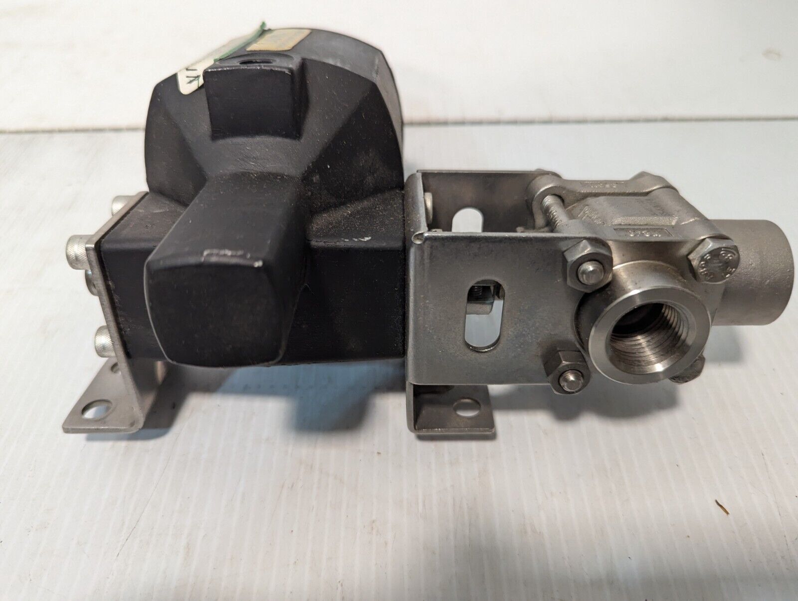 SWAGELOK 153 SR, 200 PSI MAX 180° Spring Return Actuator - Free Shipping