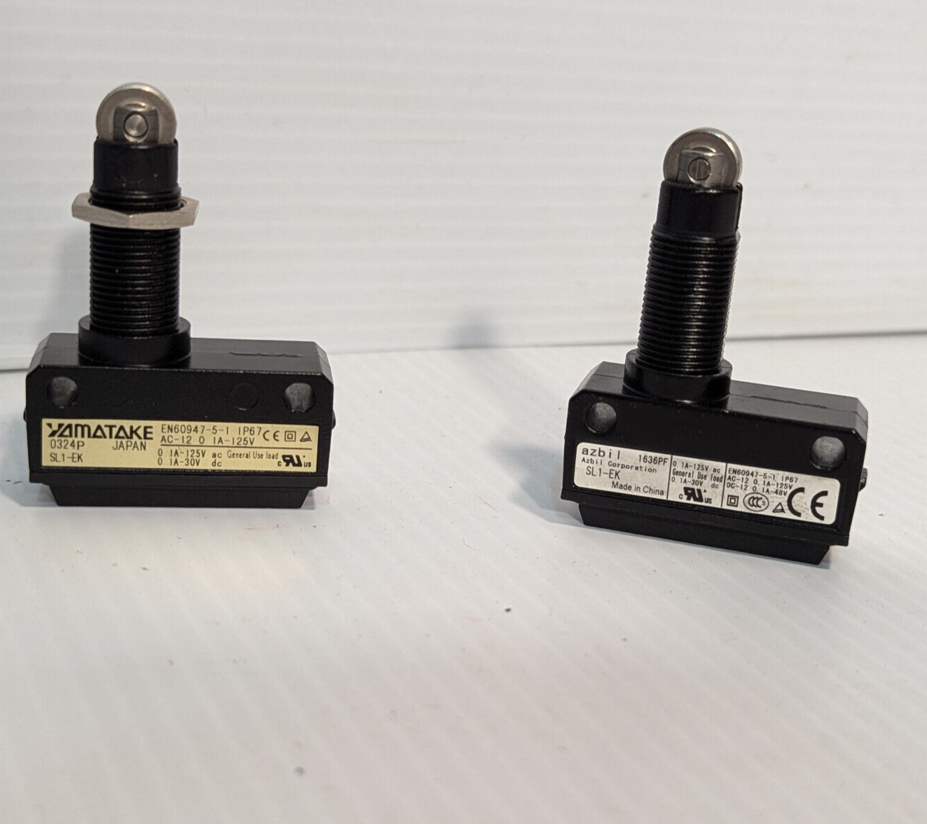 Lot of 2: Yamatake, Azbil SL1-EK limit switches, roller plunger, free shipping