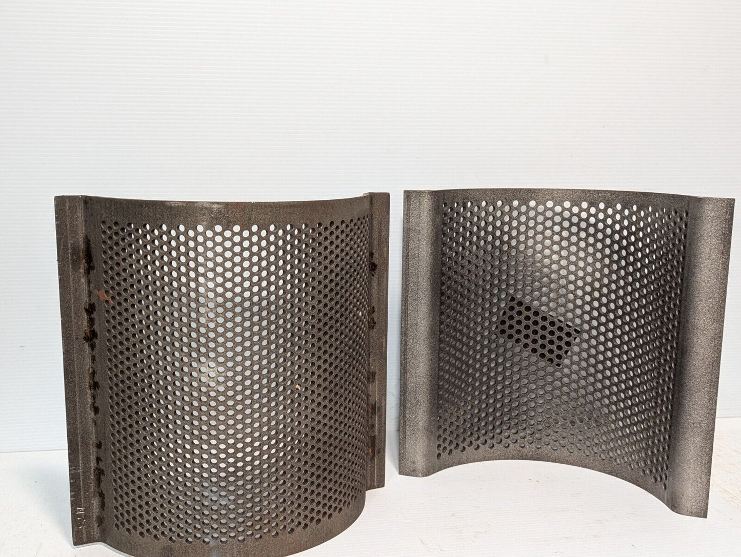 Lot of 2 Una-Dyn N55-90 Piodan Grinder Screen - Free Shipping+Returns