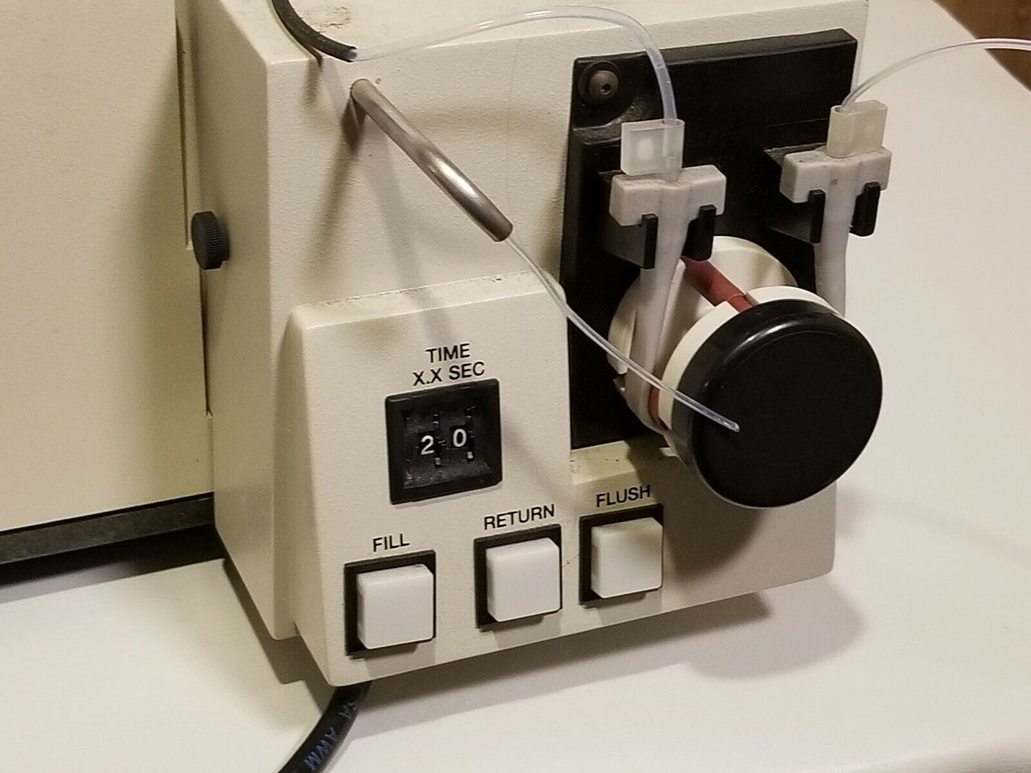 Beckman DU-64 Spectrophotometer with Protein Assay Soft-Pac Module