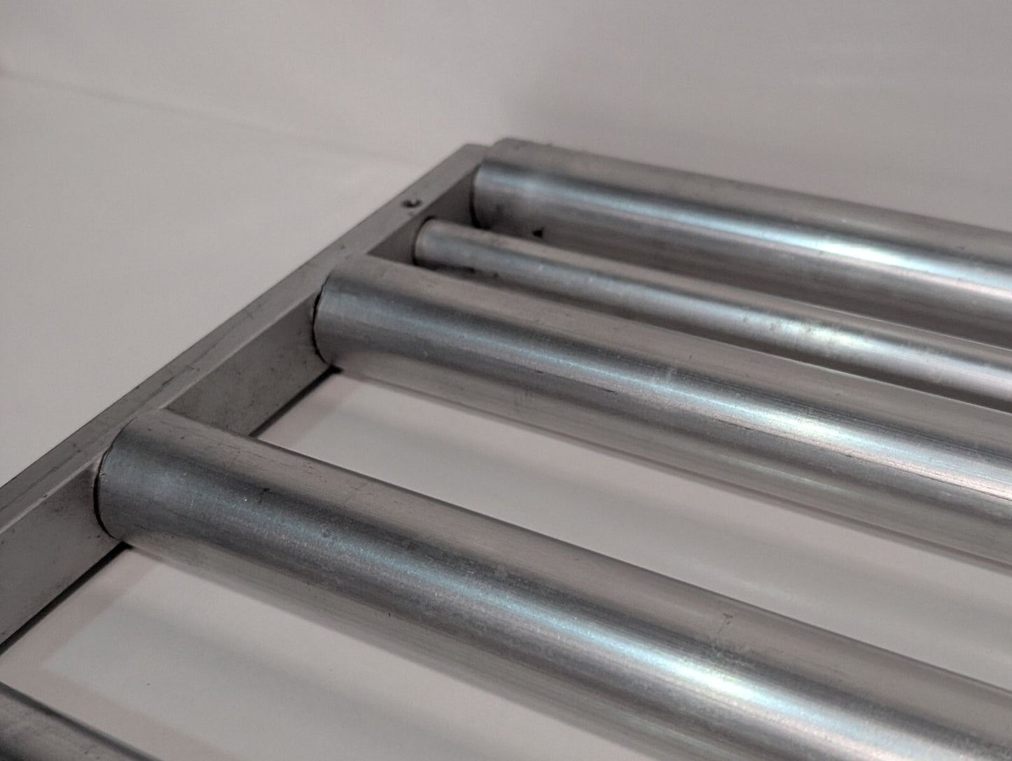 Unbranded Portable Roller Rack \ Conveyor w\ Carrying Case, 5 Rollers, 30" x 14"